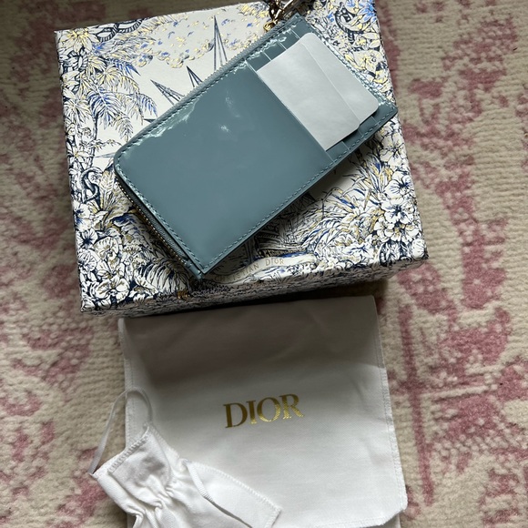 CHRISTIAN DIOR Patent Cannage Lady Dior Card Holder in Cloud Blue - Picture 4 of 5